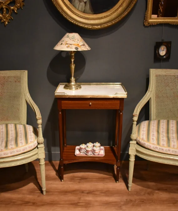 Petite console en acajou de style Louis XVI