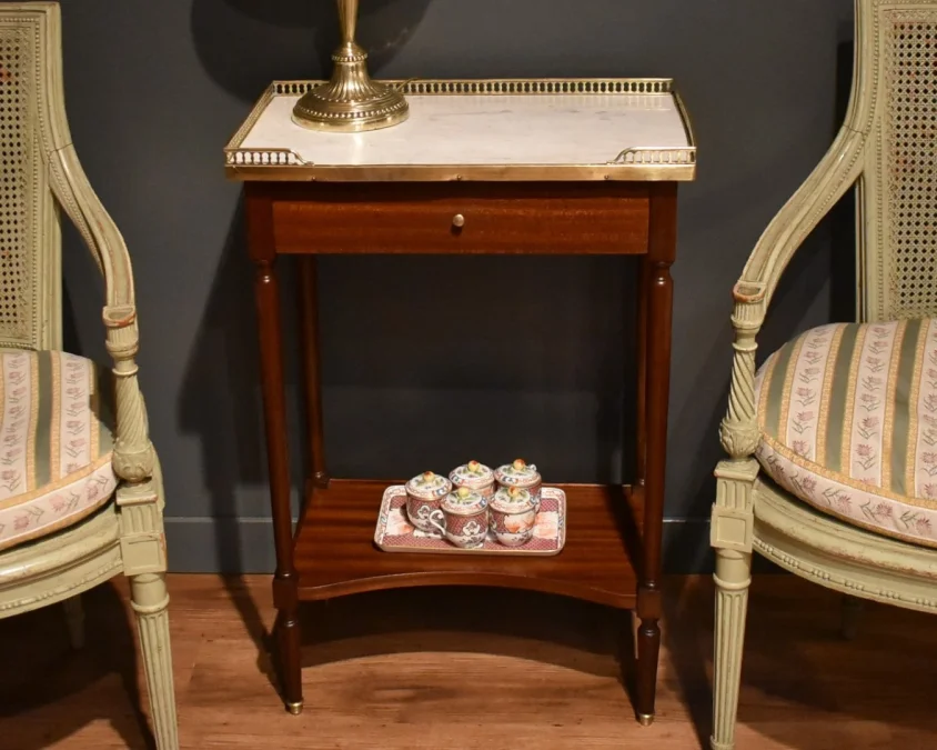 Petite console en acajou de style Louis XVI