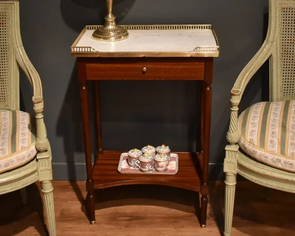 Petite console en acajou de style Louis XVI