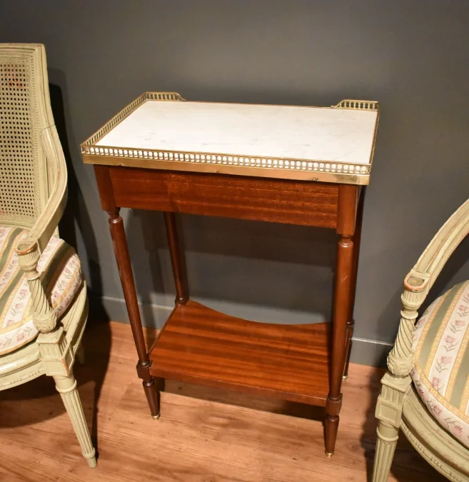 Petite console en acajou de style Louis XVI