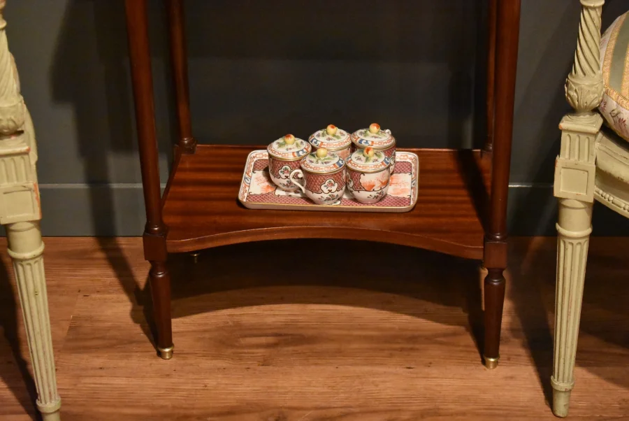 Petite console en acajou de style Louis XVI