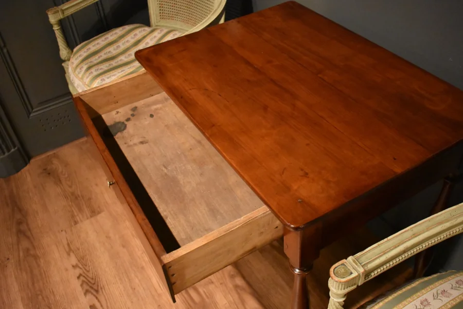 Table à écrire en acajou