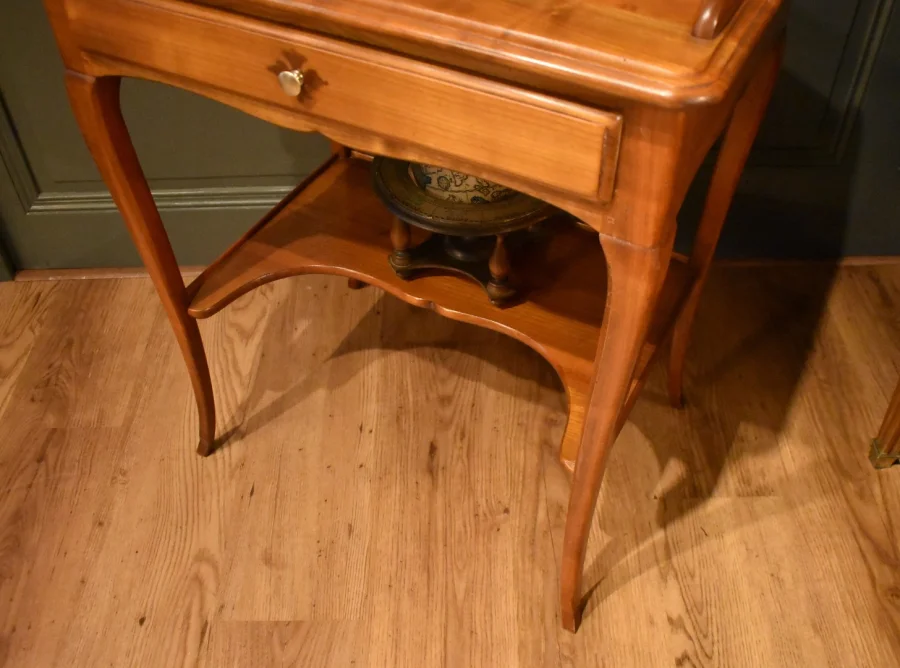 Petit bureau en merisier