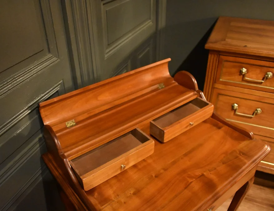 Petit bureau en merisier