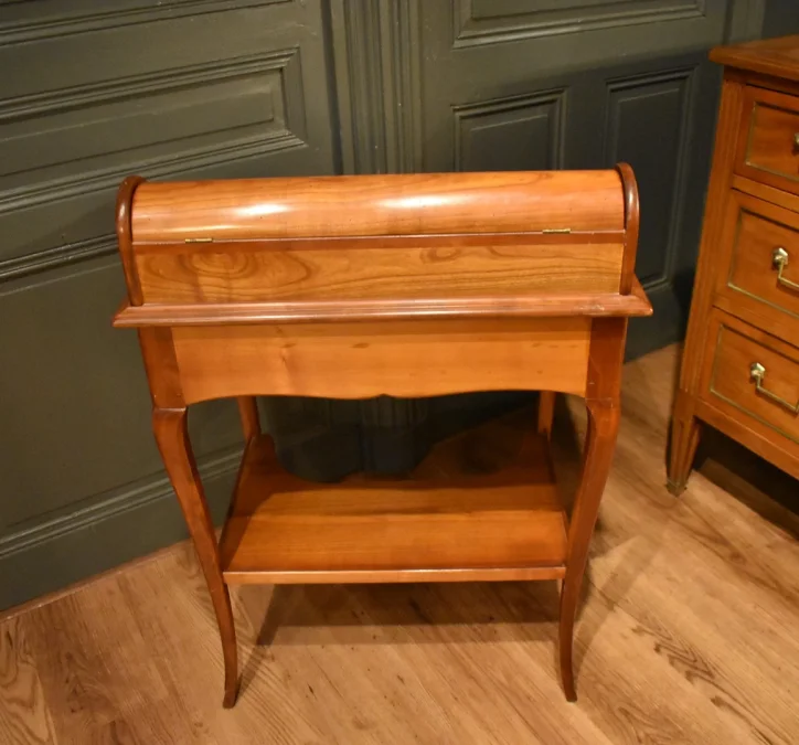 Petit bureau en merisier