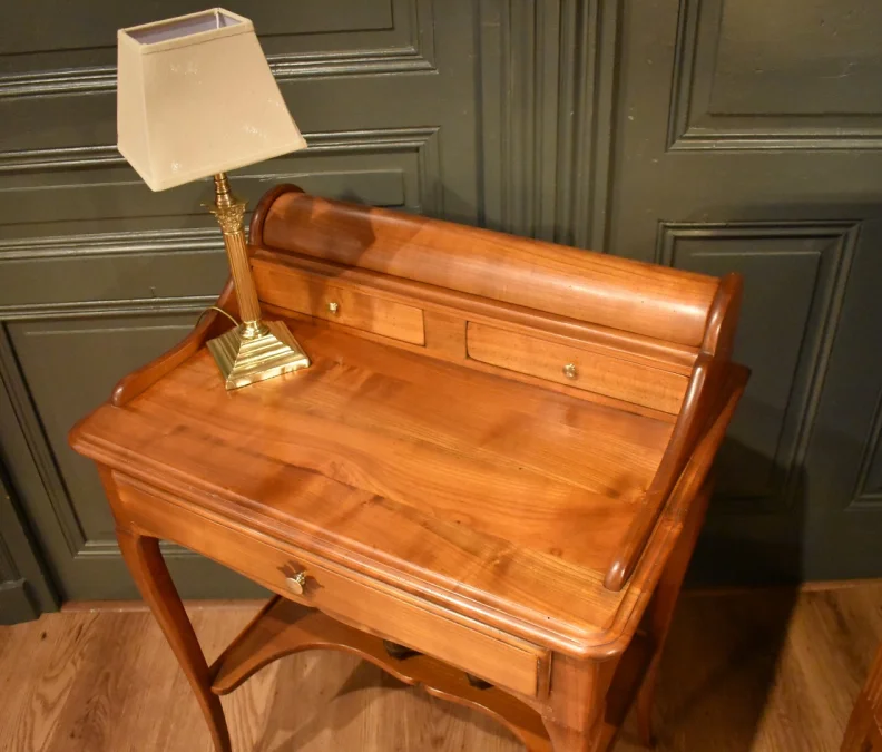 Petit bureau en merisier