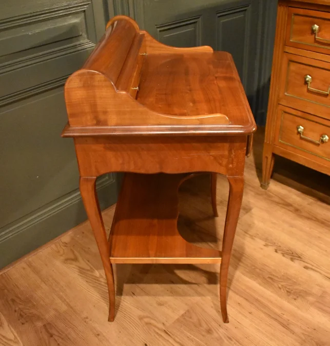 Petit bureau en merisier