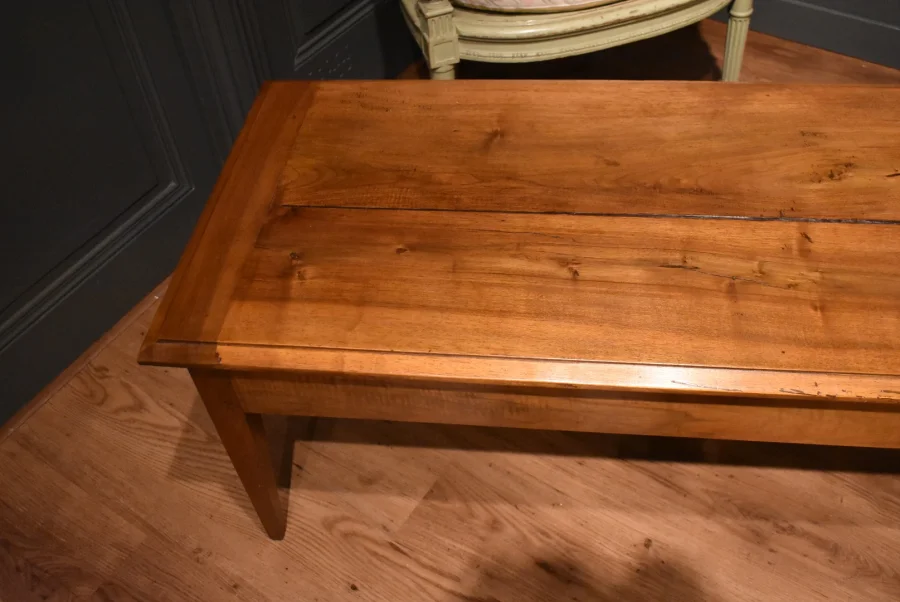 Table basse en noyer