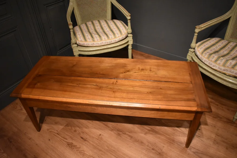 Table basse en noyer