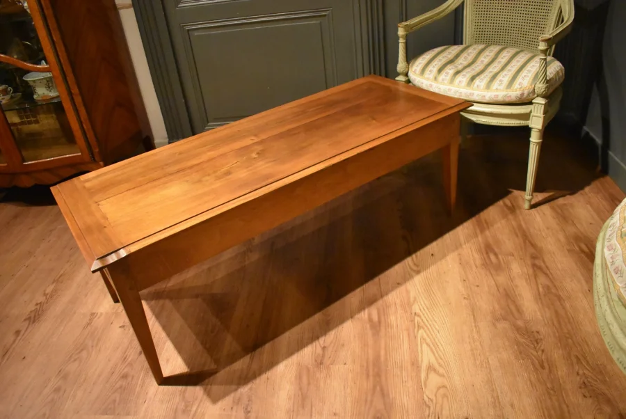 Table basse en noyer