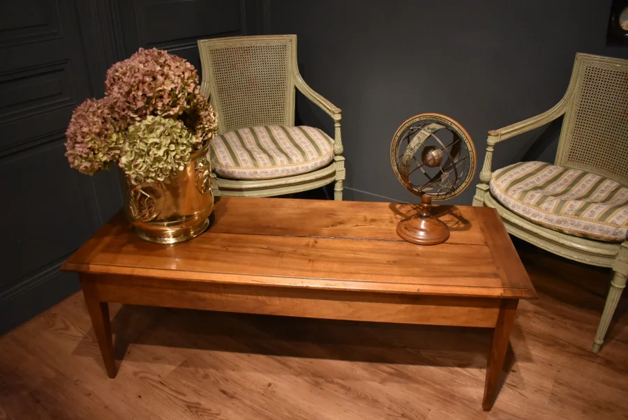 Table basse en noyer