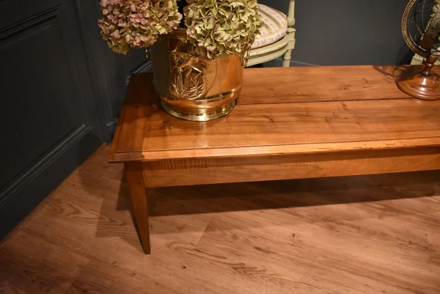 Table basse en noyer