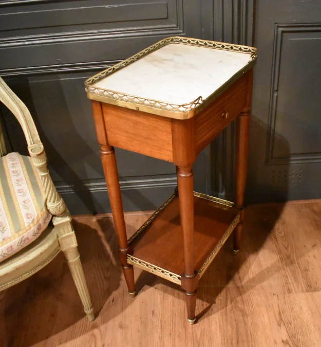 Chevet en acajou de style Directoire