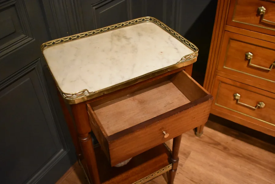 Chevet en acajou de style Directoire