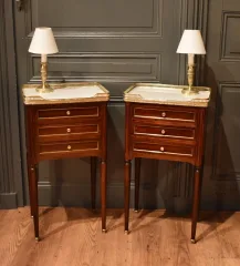 Paire de chevets de style Louis XVI