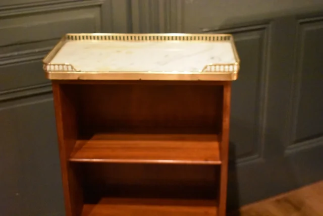 Petit bibus de style Louis XVI