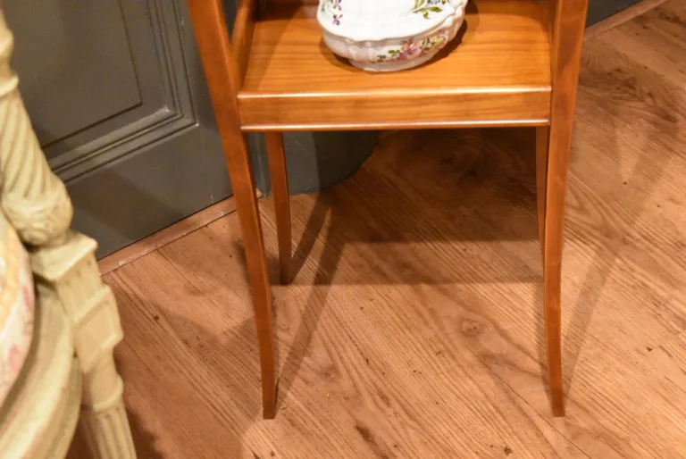 Petite table d'appoint Louis XV