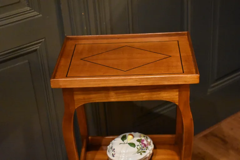 Petite table d'appoint Louis XV