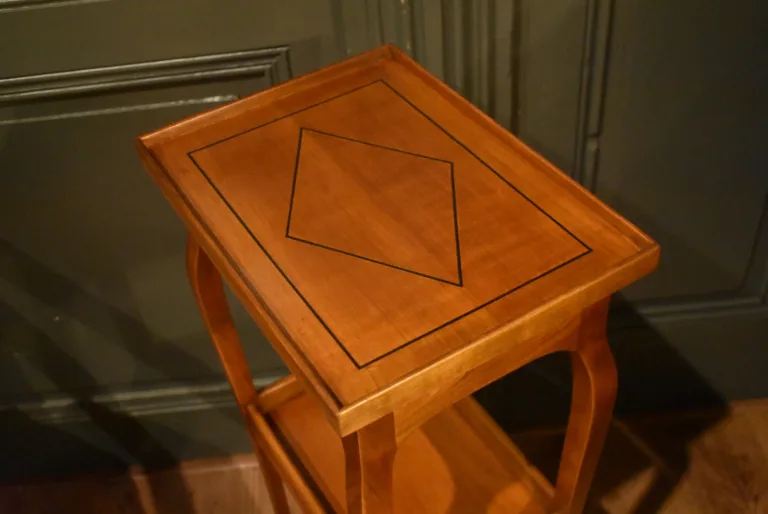 Petite table d'appoint Louis XV