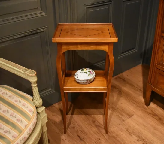 Petite table d'appoint Louis XV