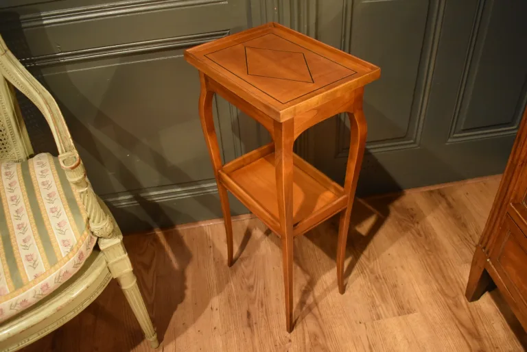 Petite table d'appoint Louis XV