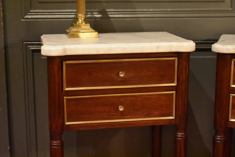 Paire de chevets de style Louis XVI