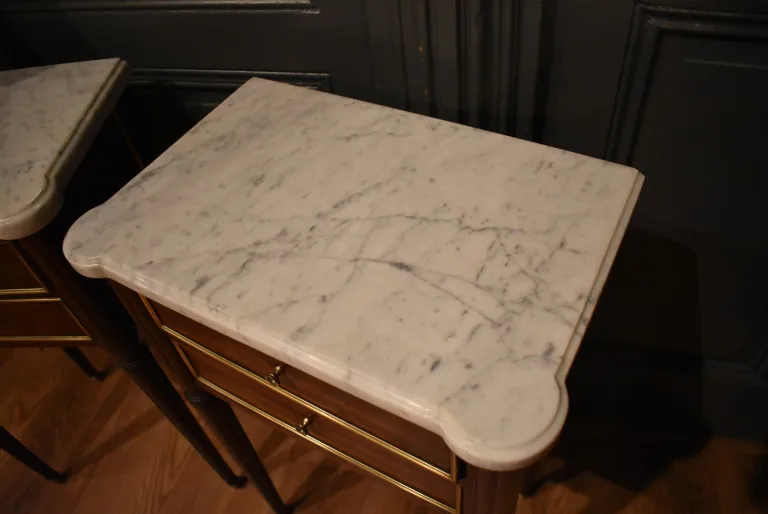 Paire de chevets de style Louis XVI
