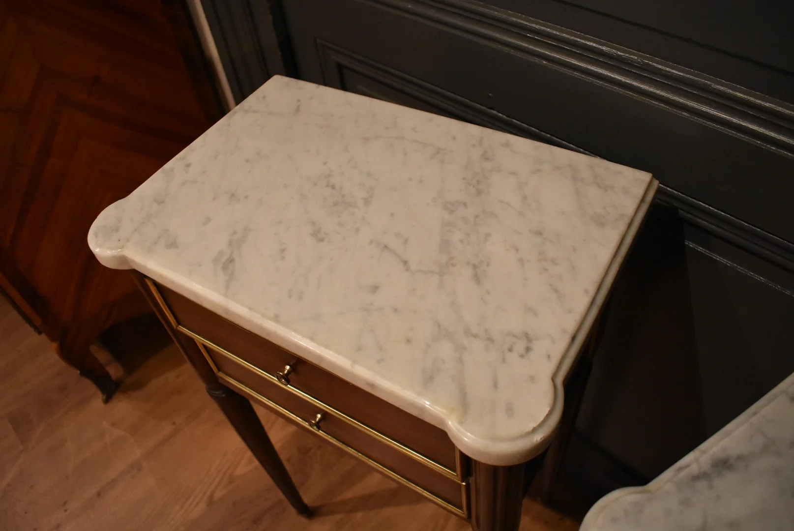 Paire de chevets de style Louis XVI