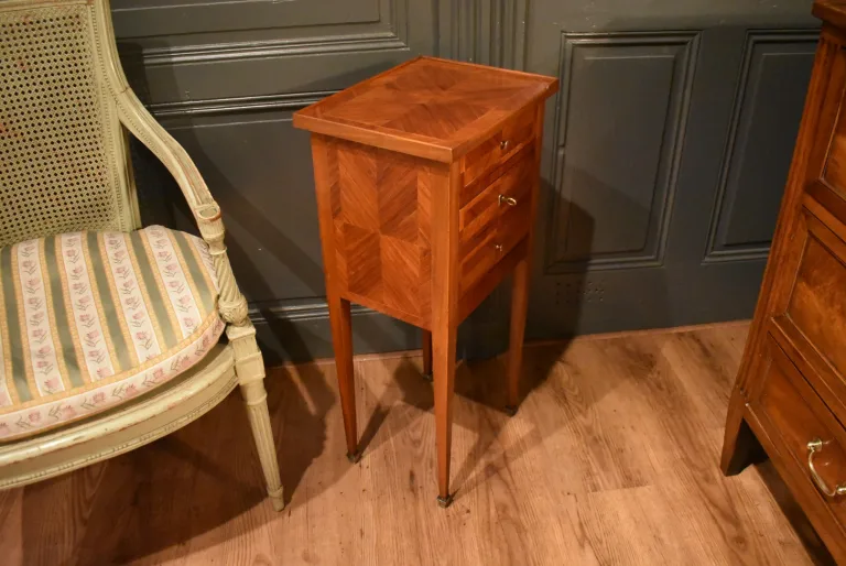 Chevet de style Louis XVI