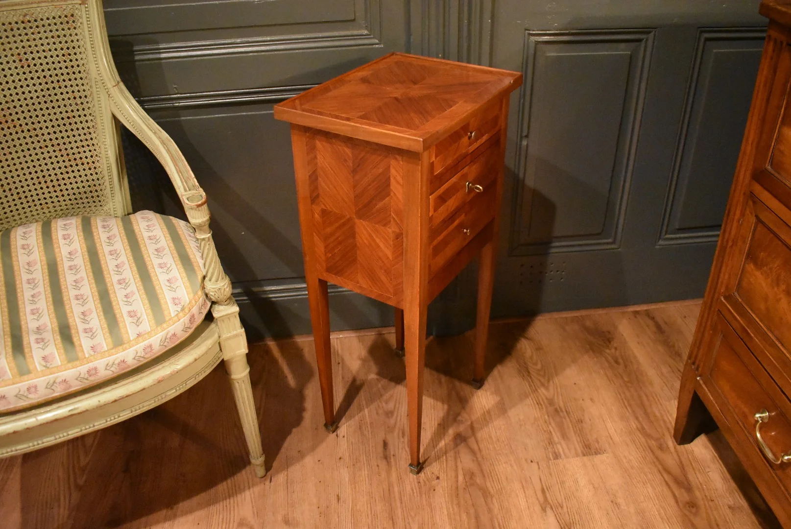 Chevet de style Louis XVI