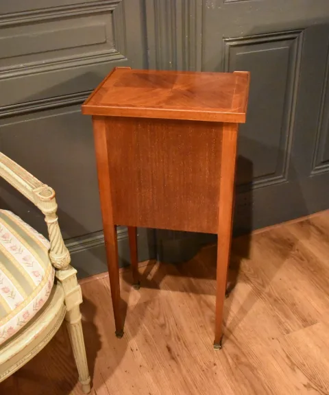 Chevet de style Louis XVI
