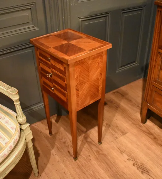 Chevet de style Louis XVI