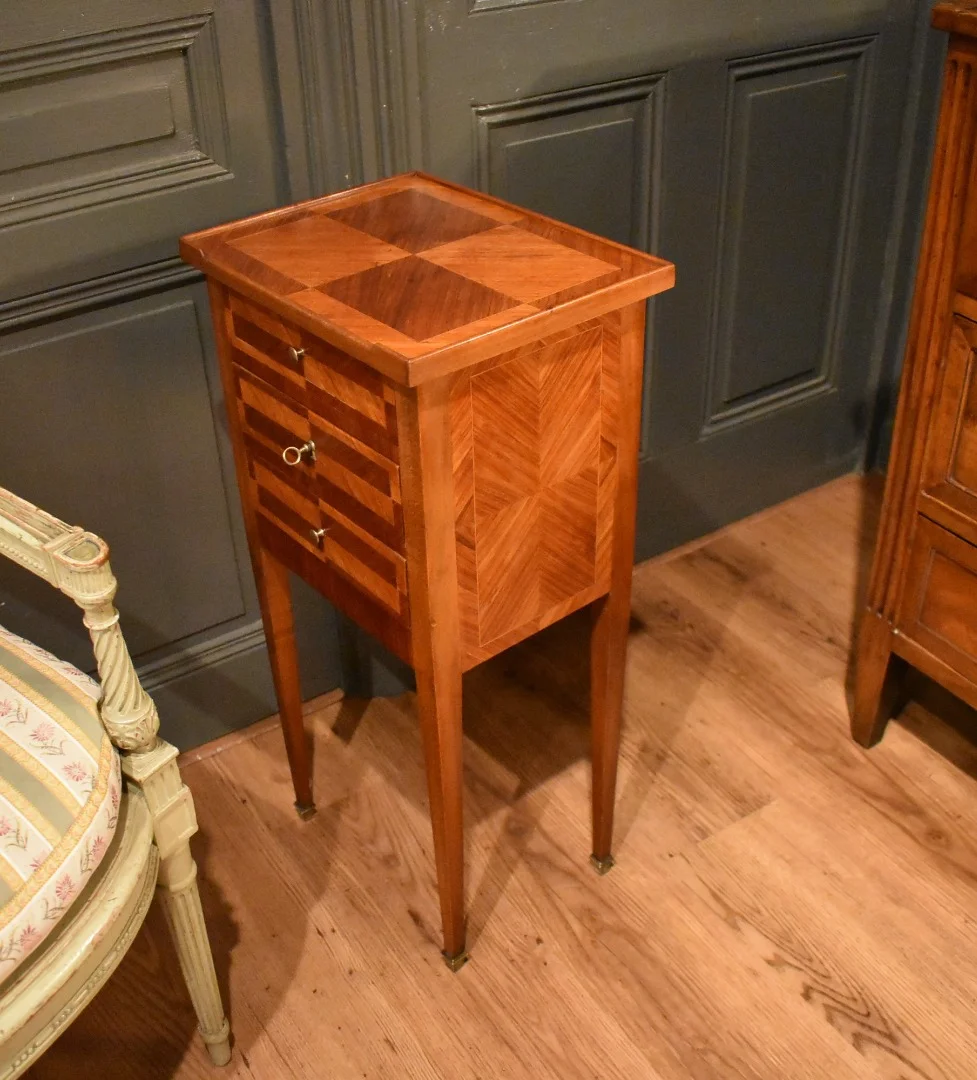 Chevet de style Louis XVI
