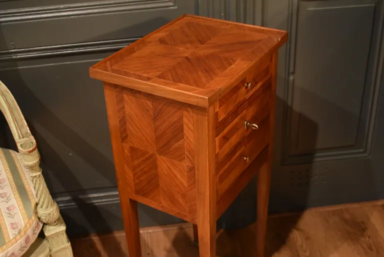 Chevet de style Louis XVI