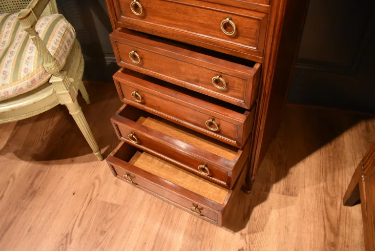 Semainier style Louis XVI en acajou