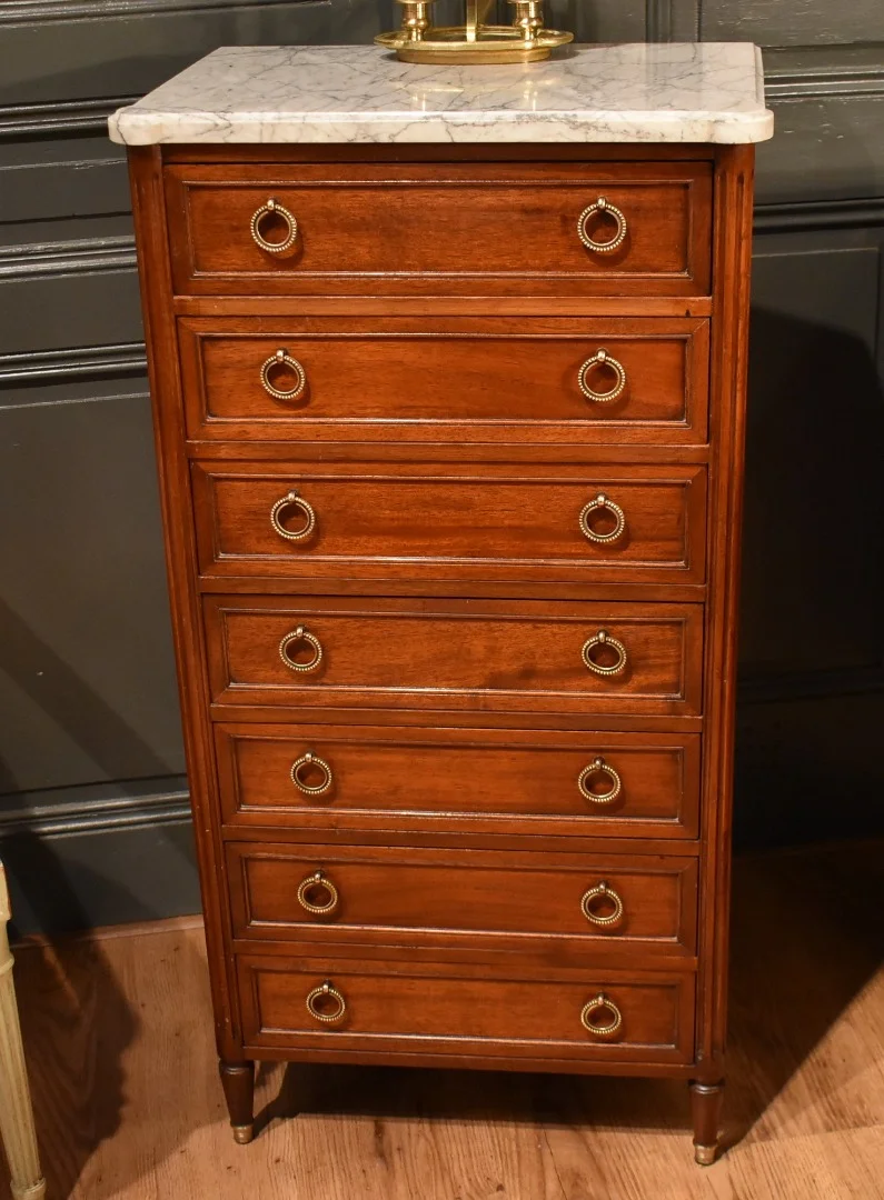 Semainier style Louis XVI en acajou — Very good condition