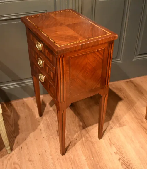 Chevet de style Louis XVI