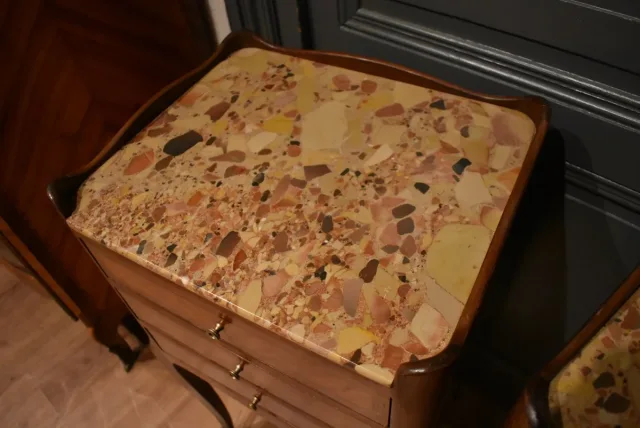 Paire de chevets de style Louis XV — Très bon état