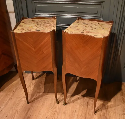 Paire de chevets de style Louis XV — Très bon état