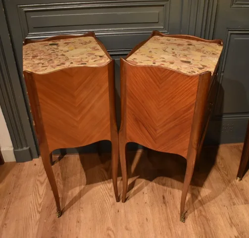 Paire de chevets de style Louis XV — Très bon état