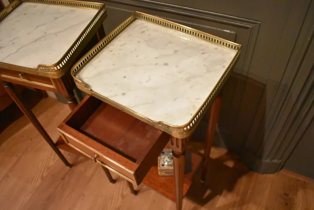 Pair of small Louis XVI style bedside tables — Very good condition