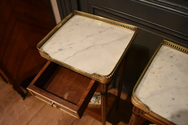 Pair of small Louis XVI style bedside tables — Very good condition