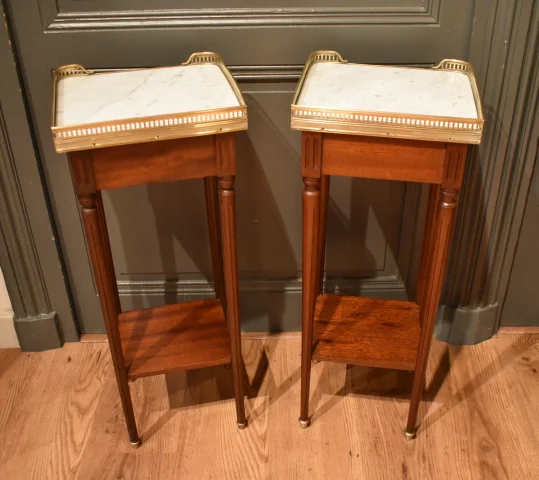 Pair of small Louis XVI style bedside tables — Very good condition