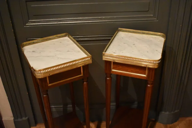 Pair of small Louis XVI style bedside tables — Very good condition
