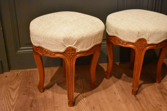 Pair of small Louis XV style stools — Very good condition