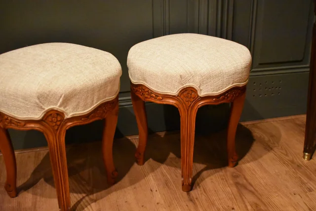 Pair of small Louis XV style stools — Very good condition