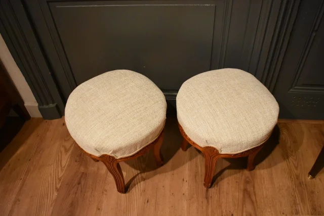 Pair of small Louis XV style stools — Very good condition
