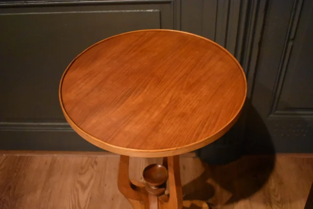 Small guéridon side table — Very good condition