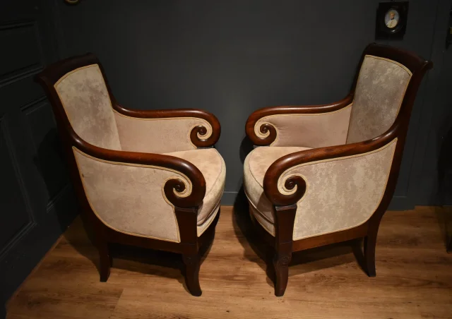 Paire de bergères d'époque Restauration — Bon état