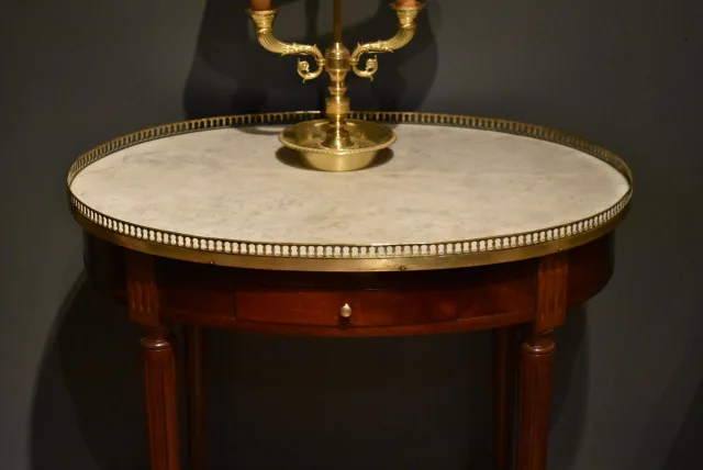 Table bouillotte ovale de style Louis XVI — Très bon état